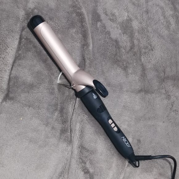 Curling Iron - Picture 1 of 1